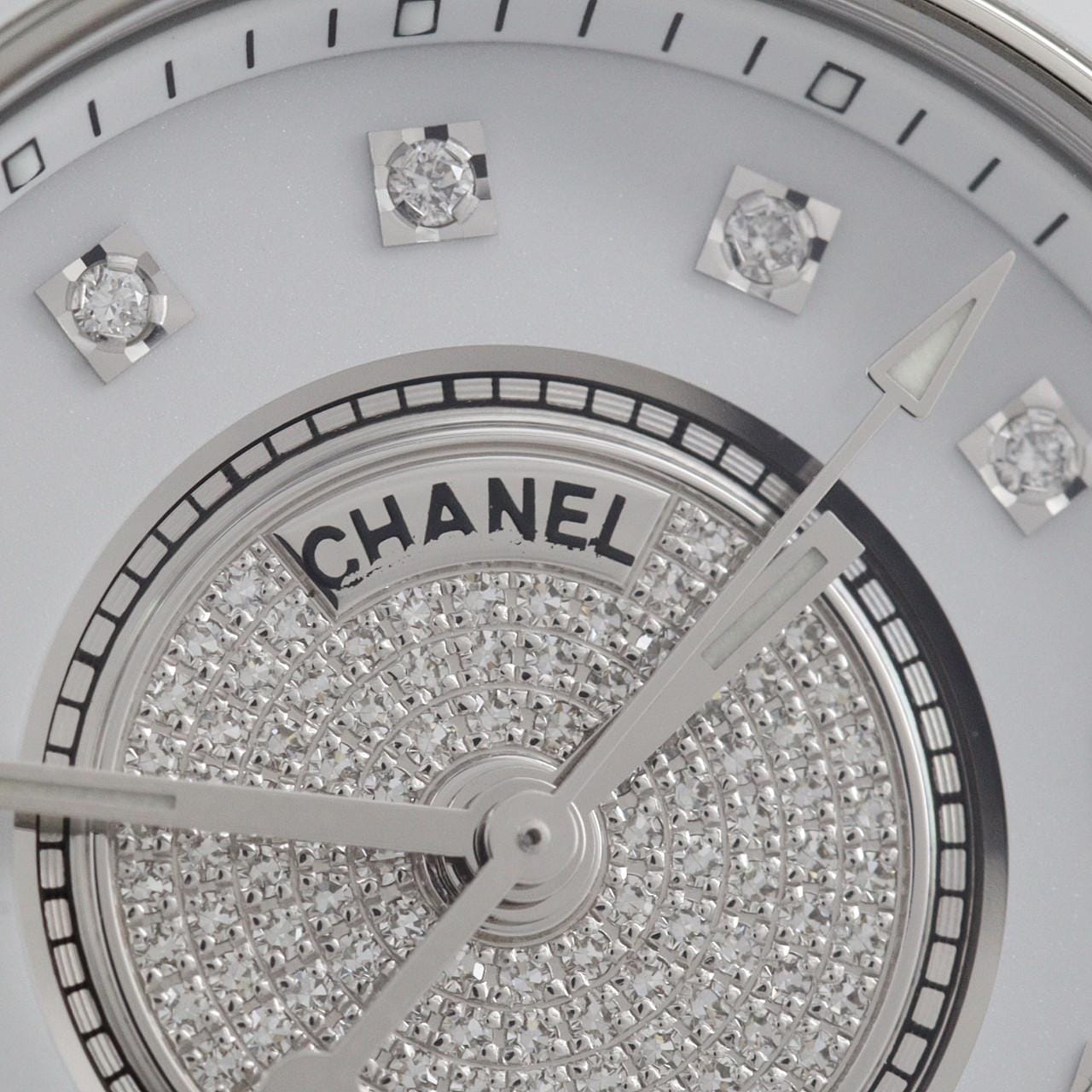 シャネル J12 33mmセラミック･12P･センターパヴェ H2123 セラミック クォーツ