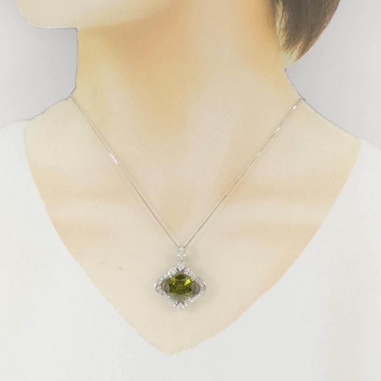 PT900/PT850 スフェーン ネックレス 12.82CT
