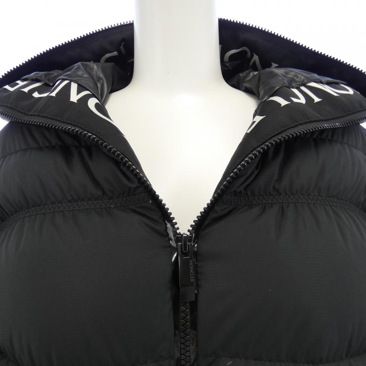 モンクレール MONCLER ダウンジャケット