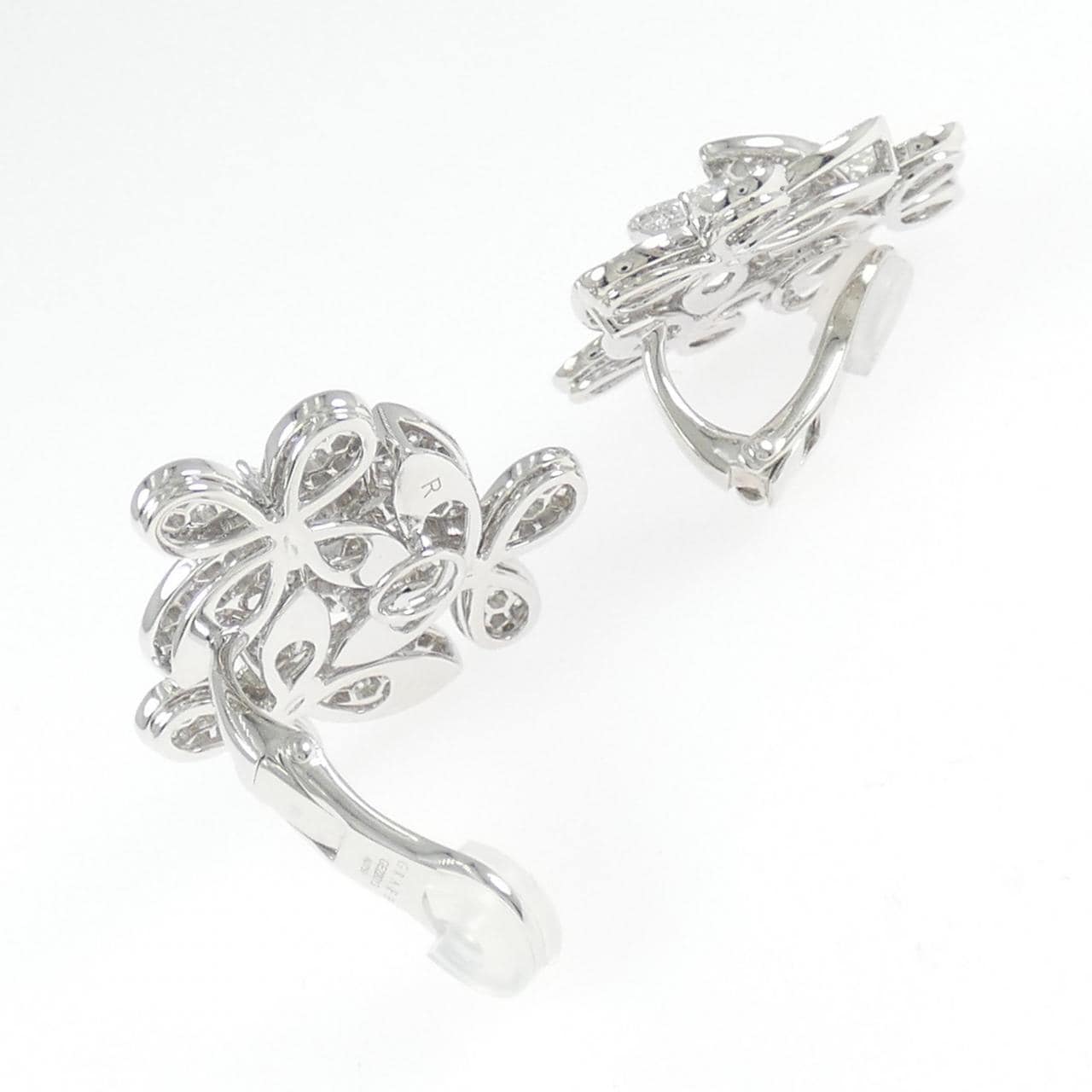 グラフ トリプルバタフライ イヤリング