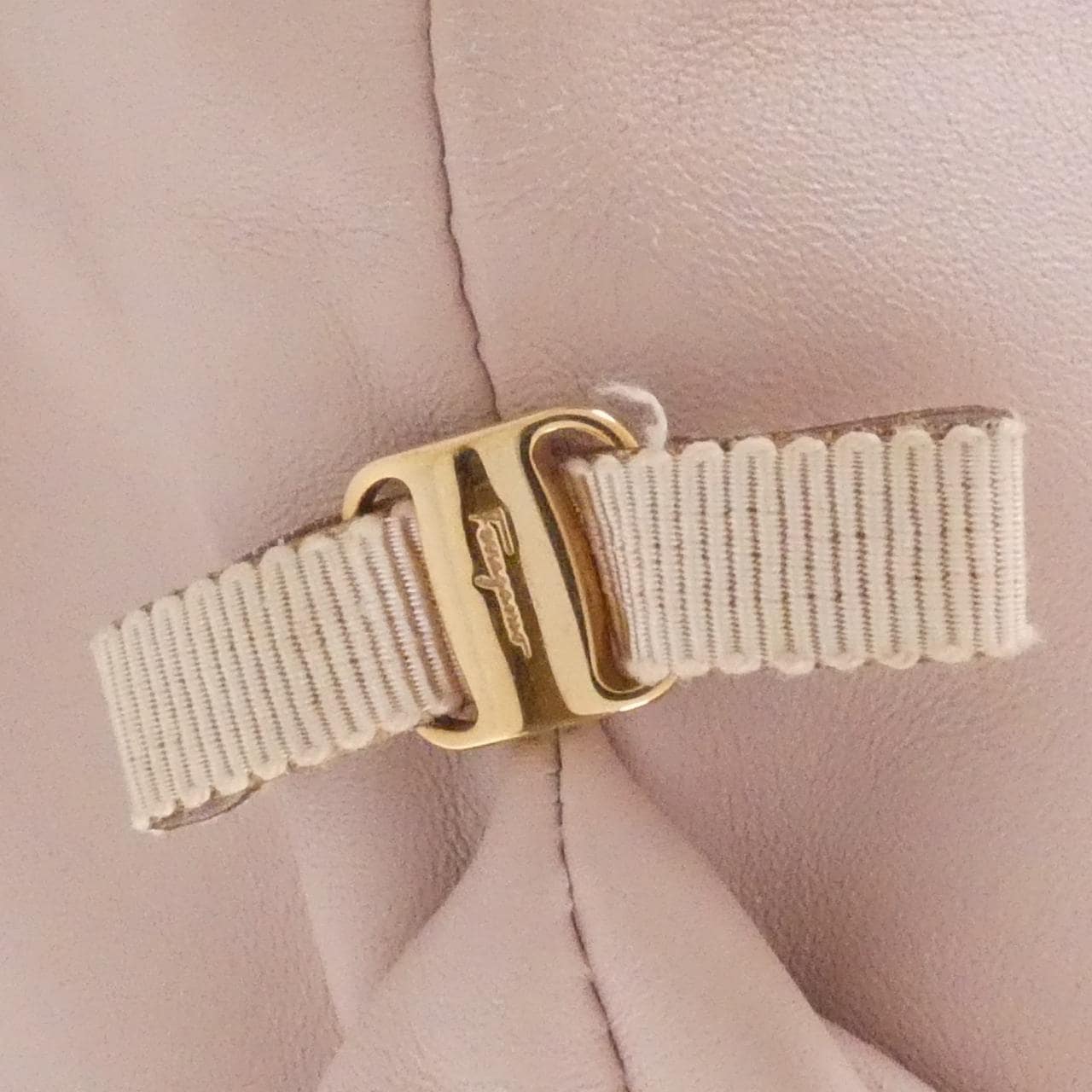 サルヴァトーレフェラガモ 21 D191 バッグ