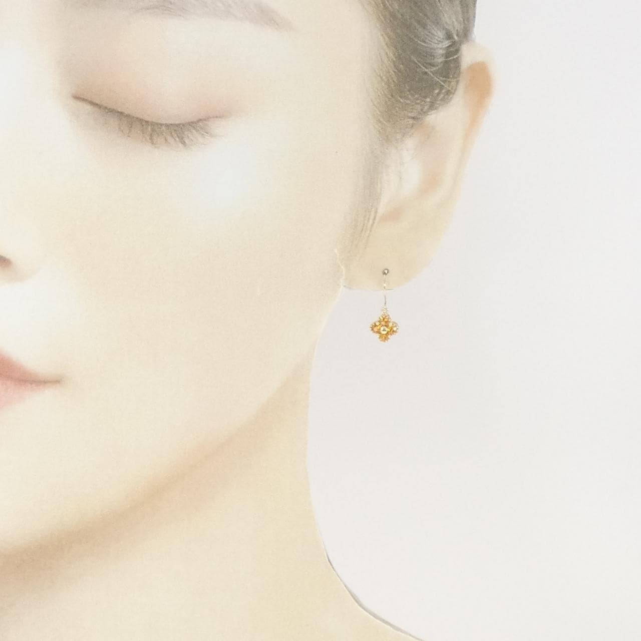 K10YG フラワー サファイヤ ピアス