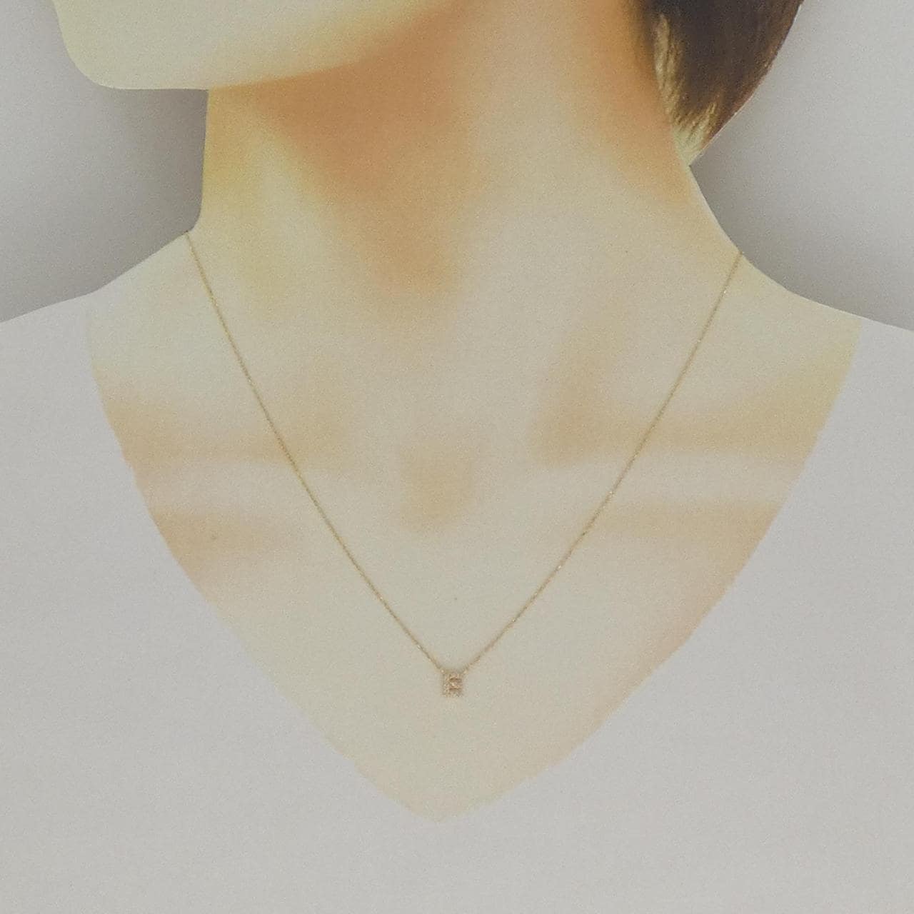 K10YG イニシャルE ダイヤモンド ネックレス 0.04CT