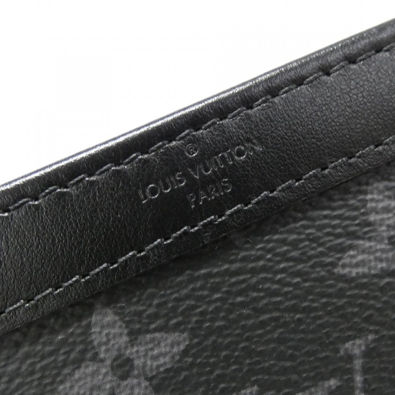 LOUIS VUITTON Monogram Eclipse Reverse Gaston 穿戴式錢包 M81124 單肩包