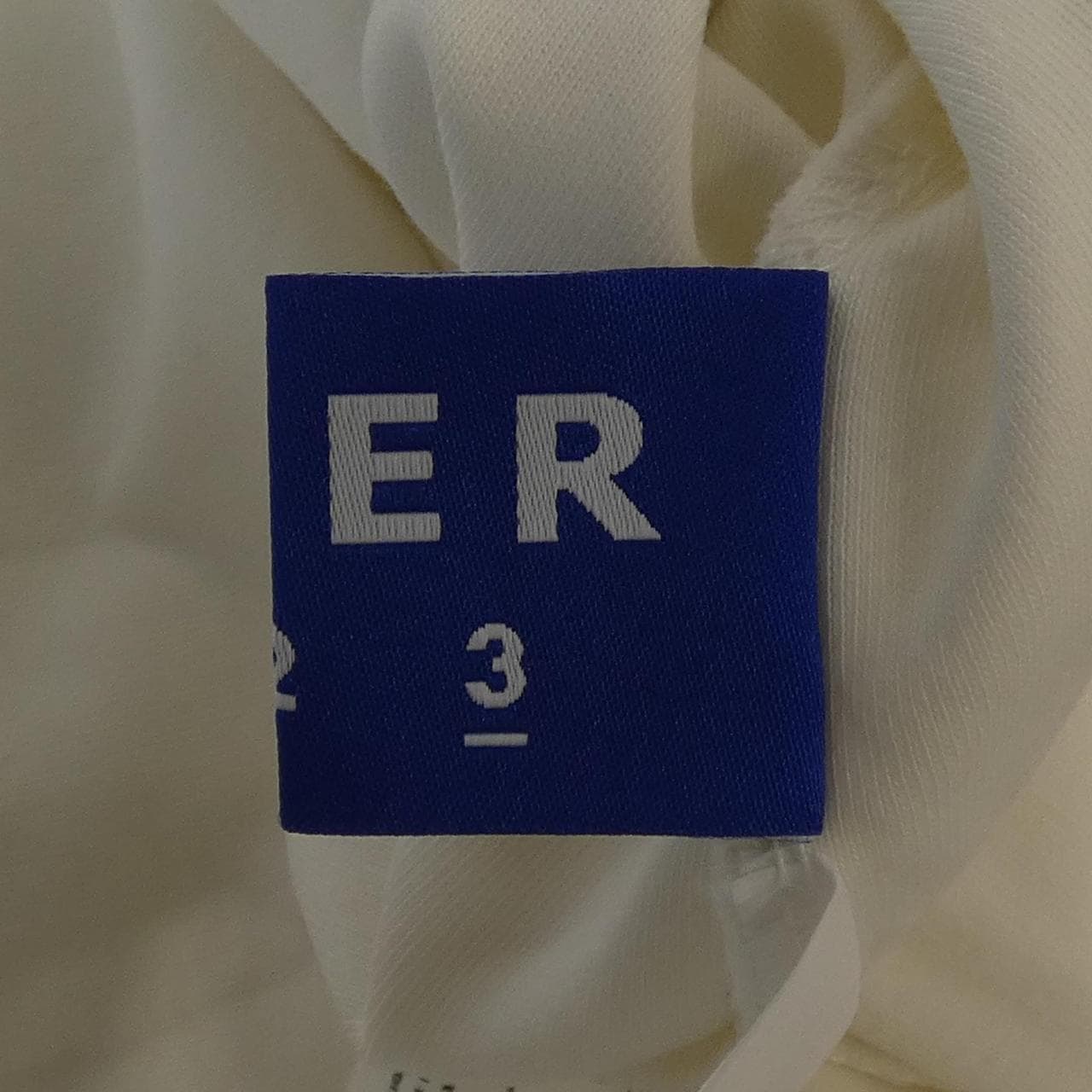 ADER Tシャツ