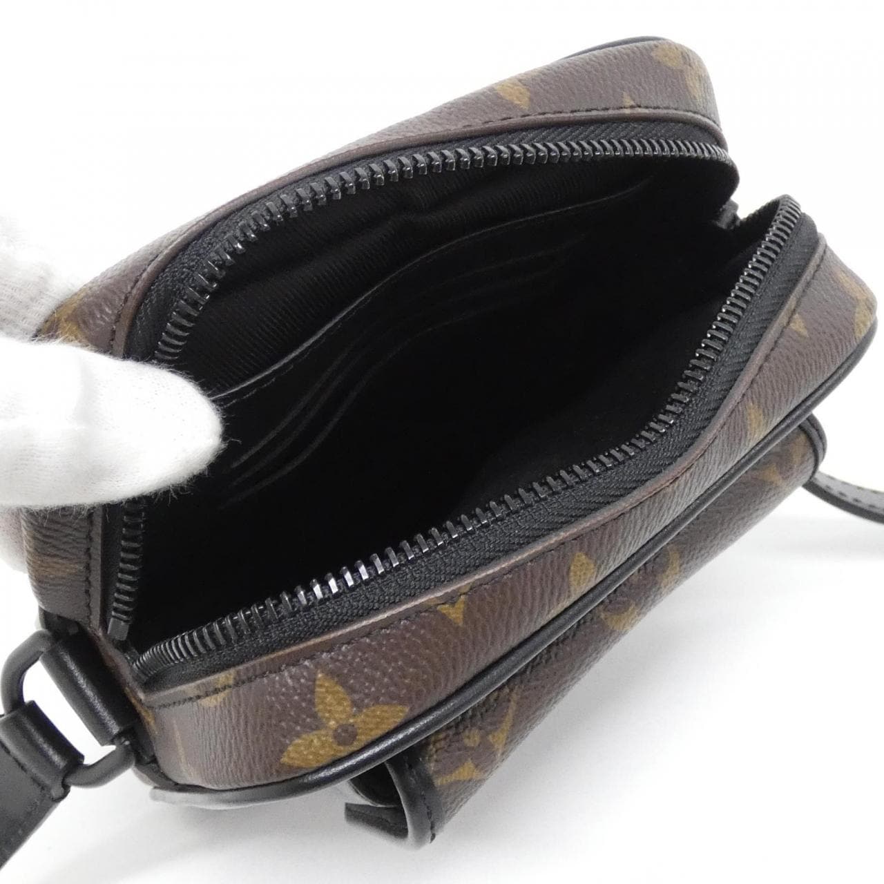 モノグラム マカサー クリストファー ウエアラブル ウォレット M69404 ショルダーバッグ