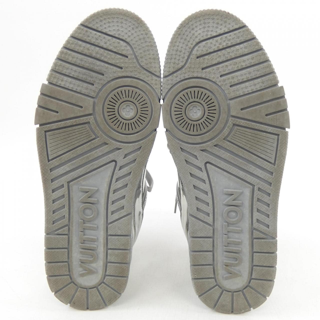 ルイヴィトン LOUIS VUITTON LVトレイナーライン スニーカー