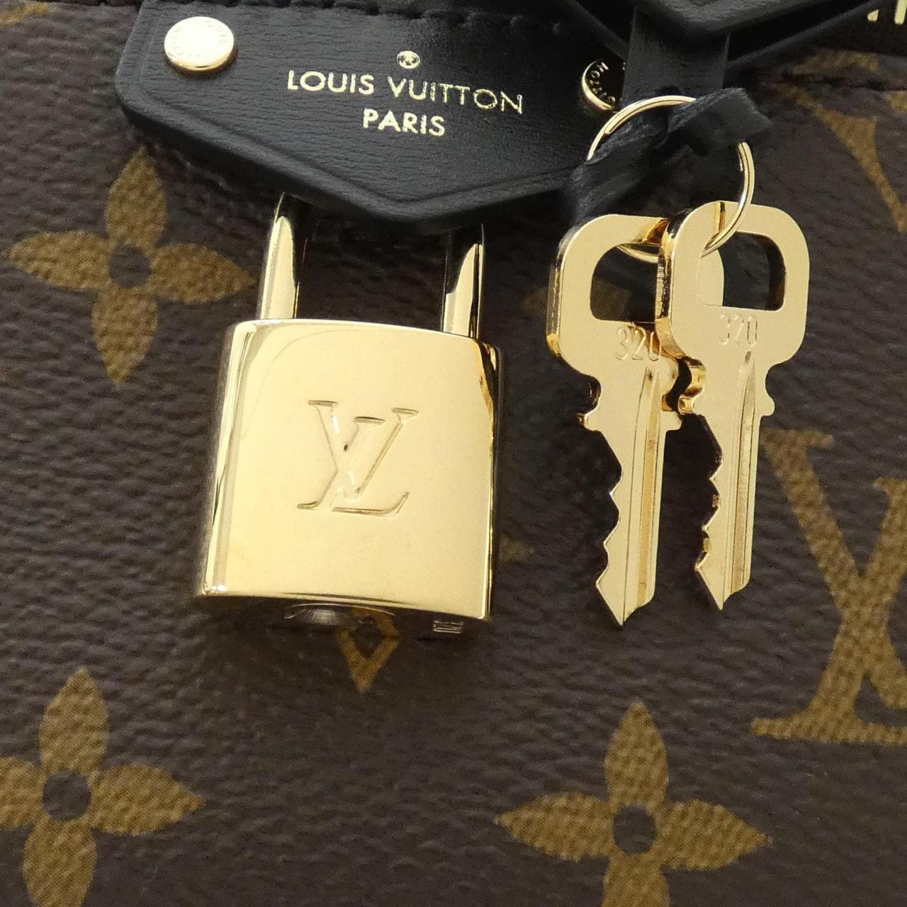 ルイヴィトン モノグラム リバース ヴァニティ チェーン ポーチ M47125 ショルダーバッグ