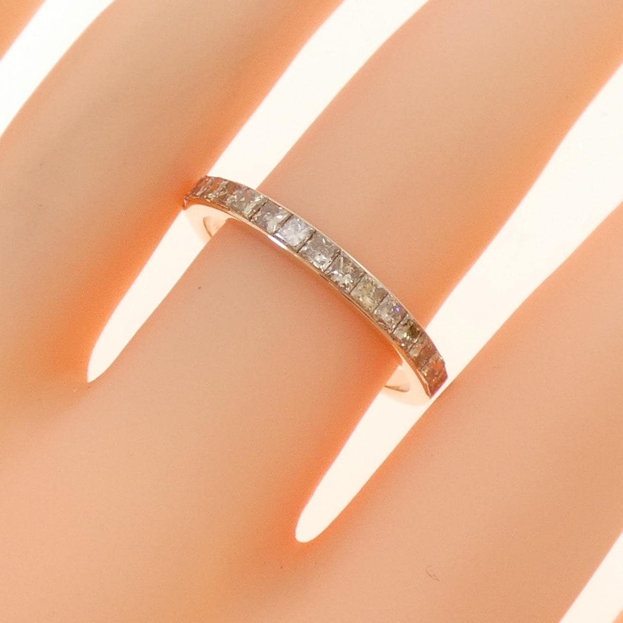 ジーエスティービー ダイヤモンド リング