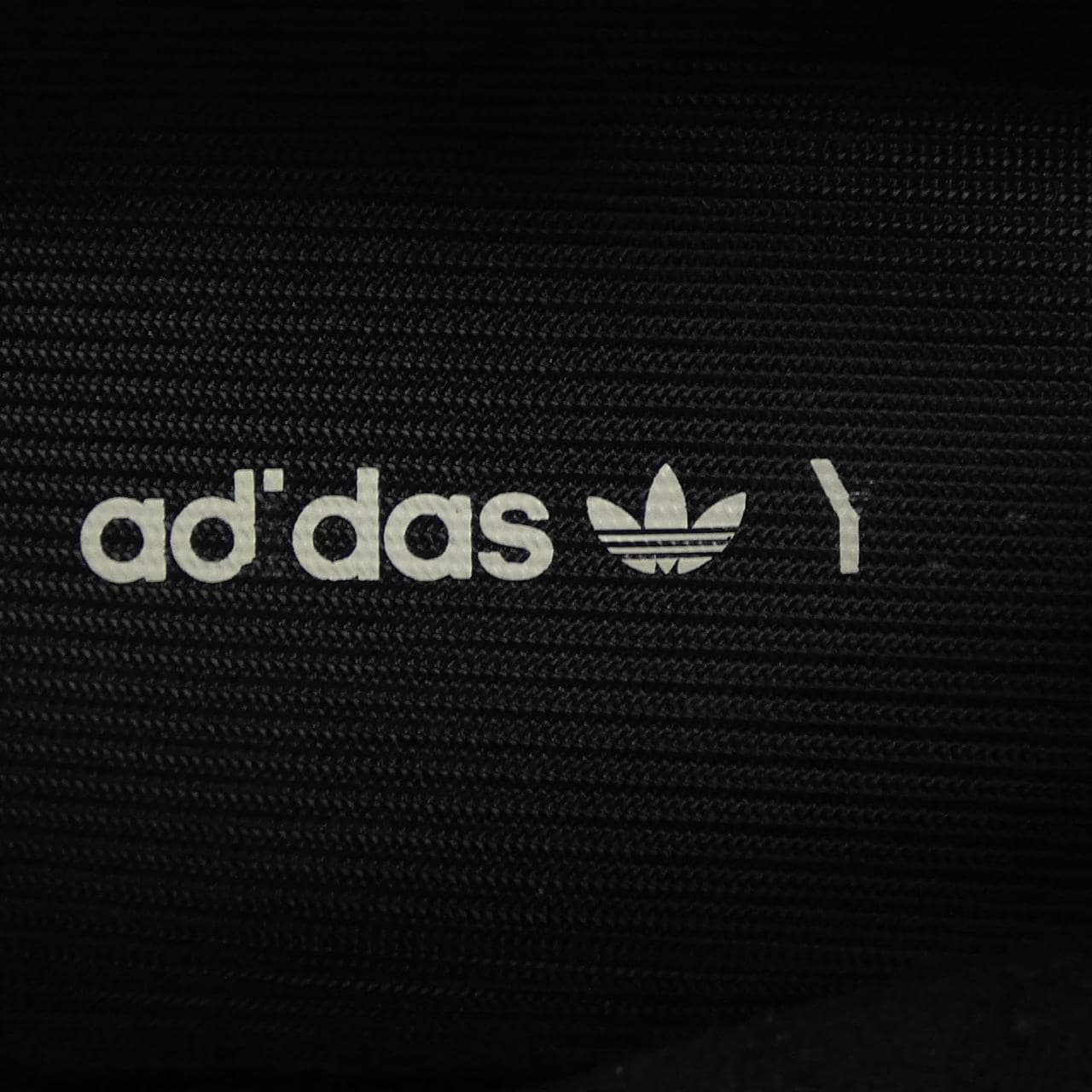 イージー YEEZY CP9652 スニーカー