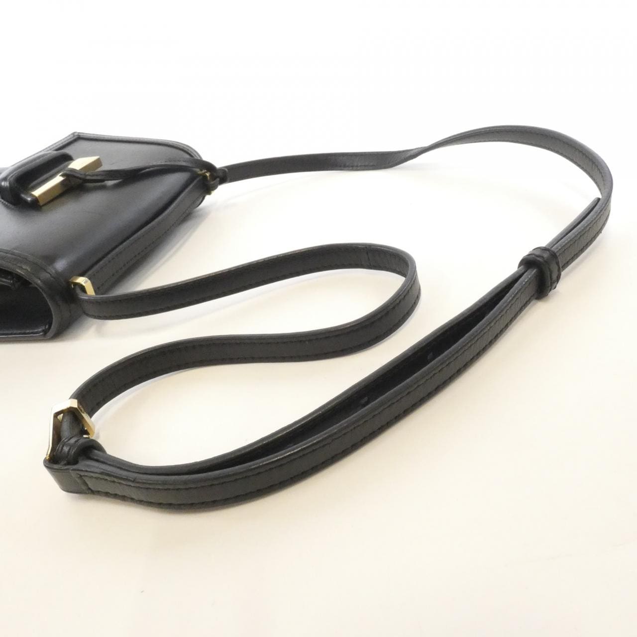 ロエベ バルセロナ 302 74NP39 ショルダーバッグ