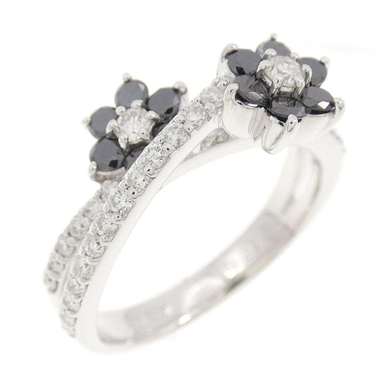 K18WG フラワー ダイヤモンド リング 0.42CT