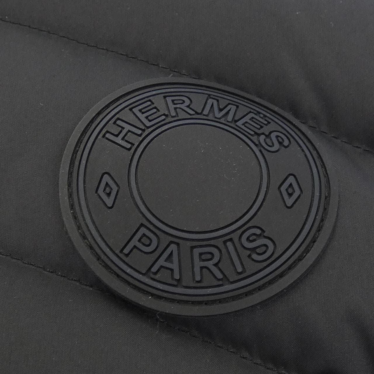 エルメス HERMES CLOU DE SELLE 3H0156DA ダウンベスト