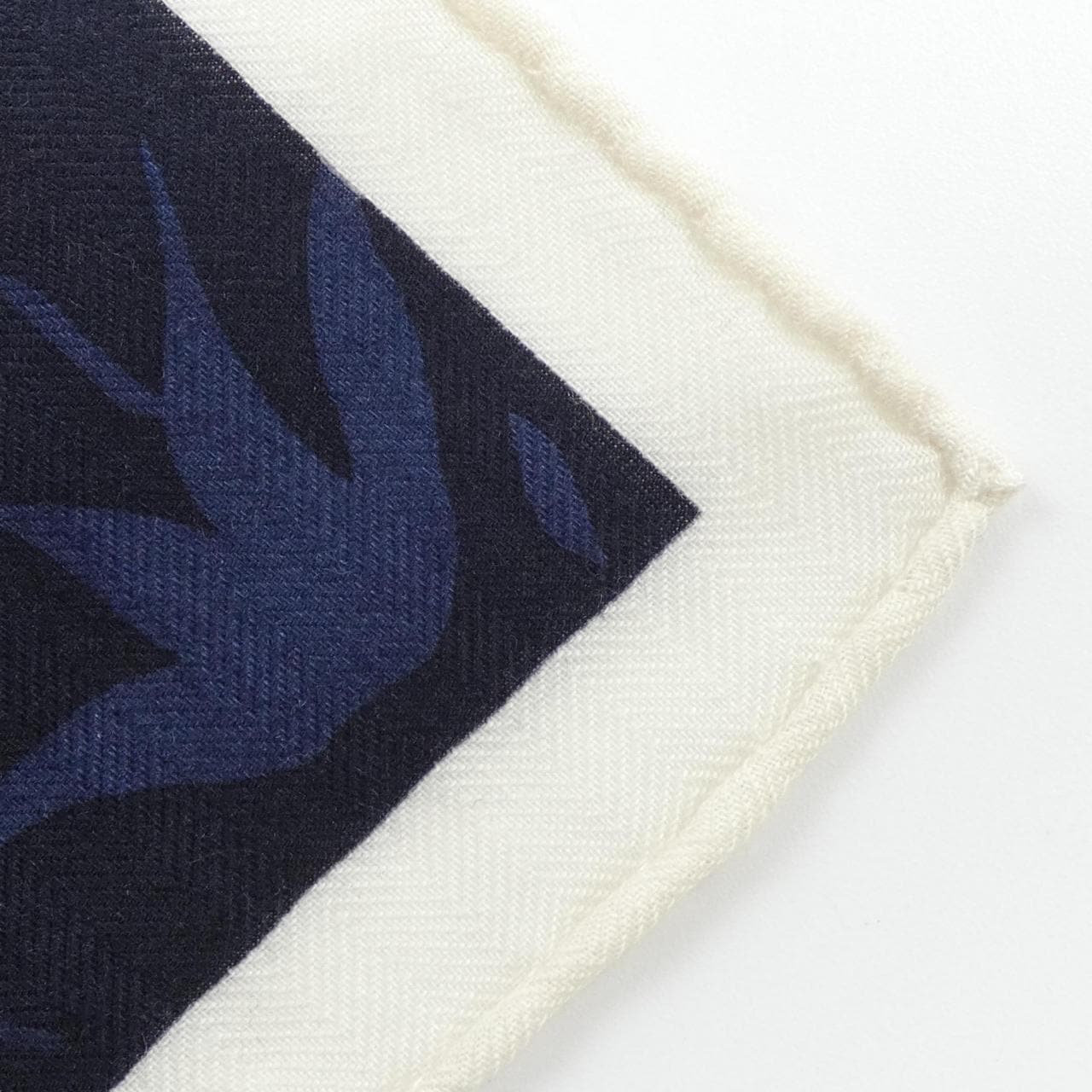 エルメス HERMES LE LIVRE D`ESOPE H244073S カレジェアン140 ショール