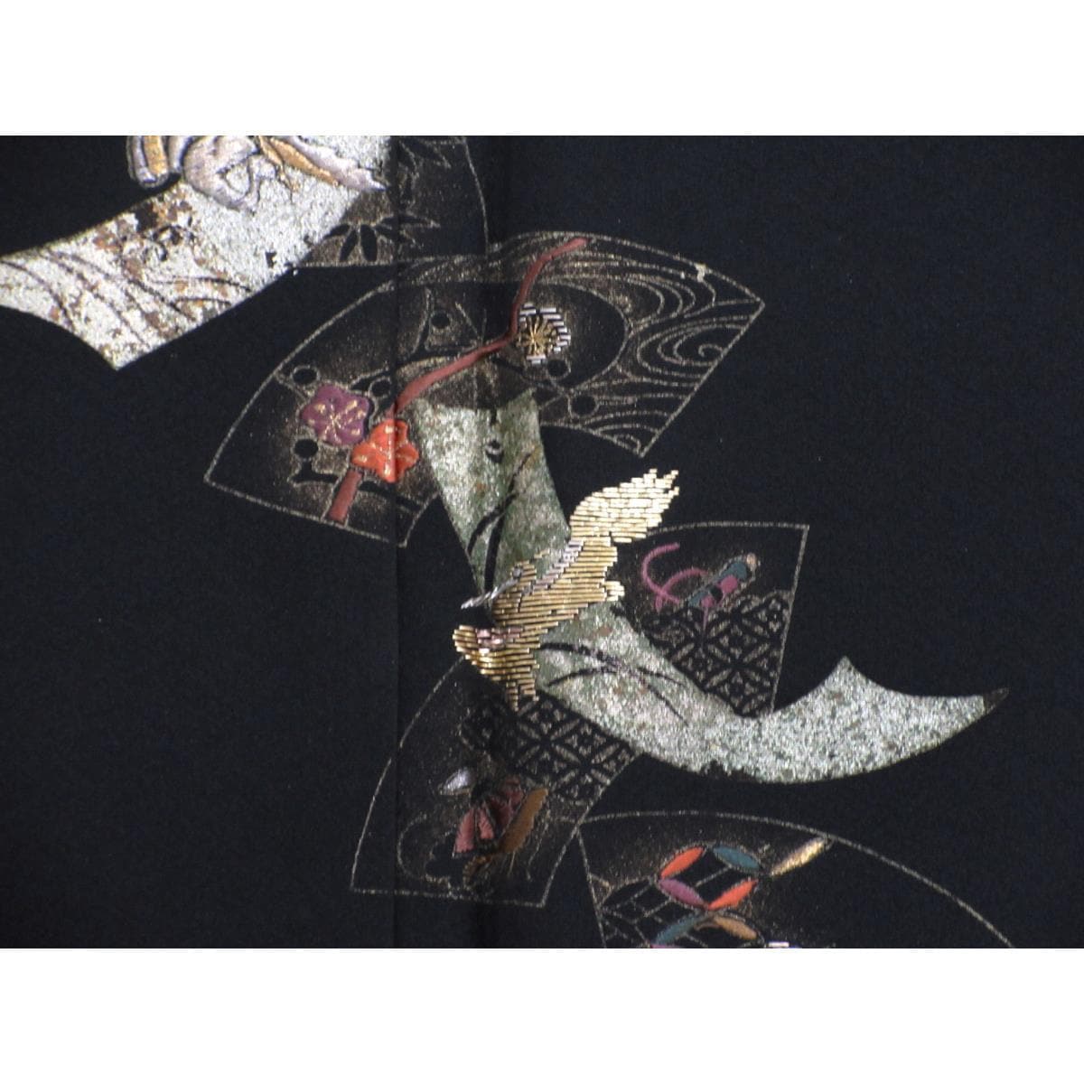 Visiting kimono with gold leaf finish and embroidery, width L size