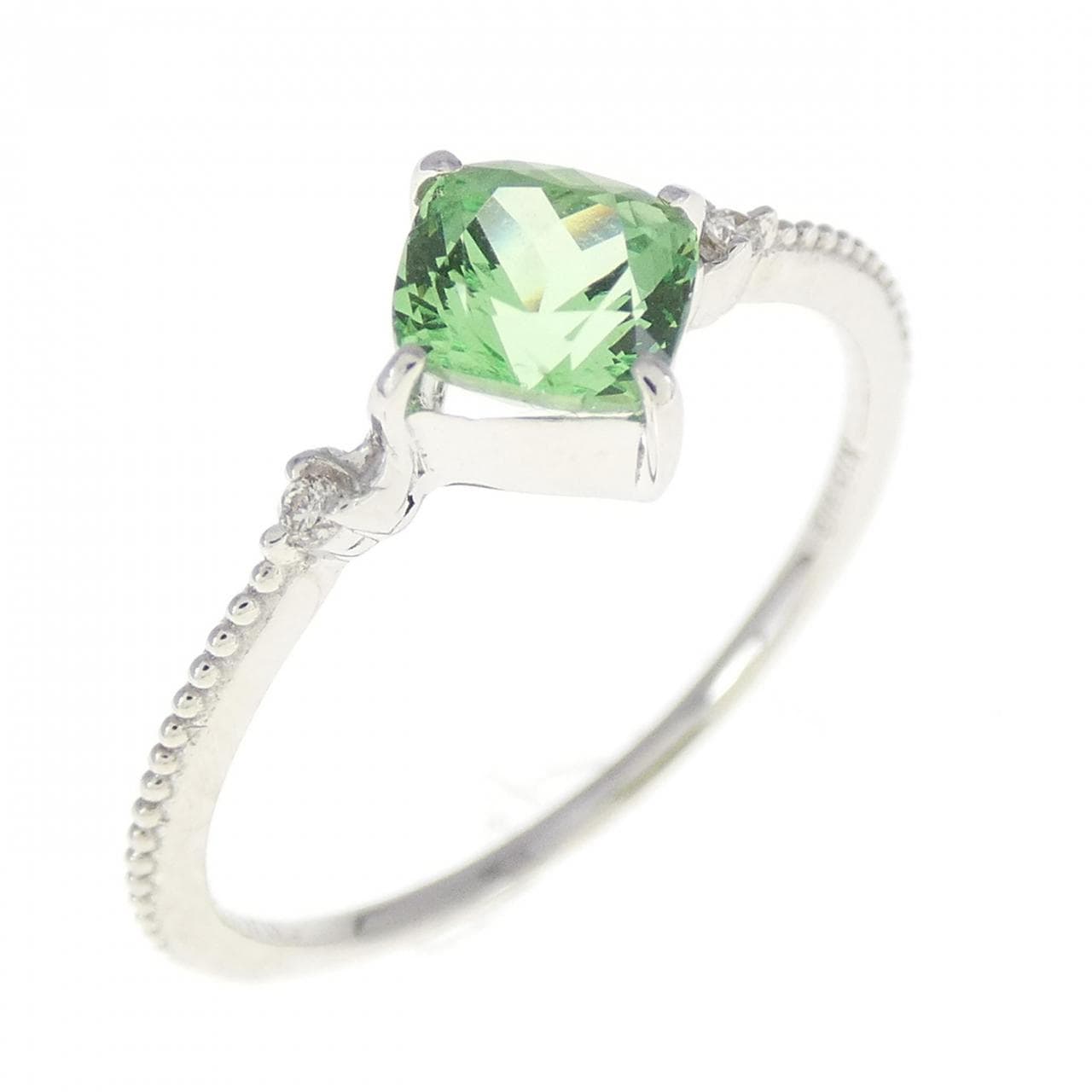 K18WG Green Garnet Ring