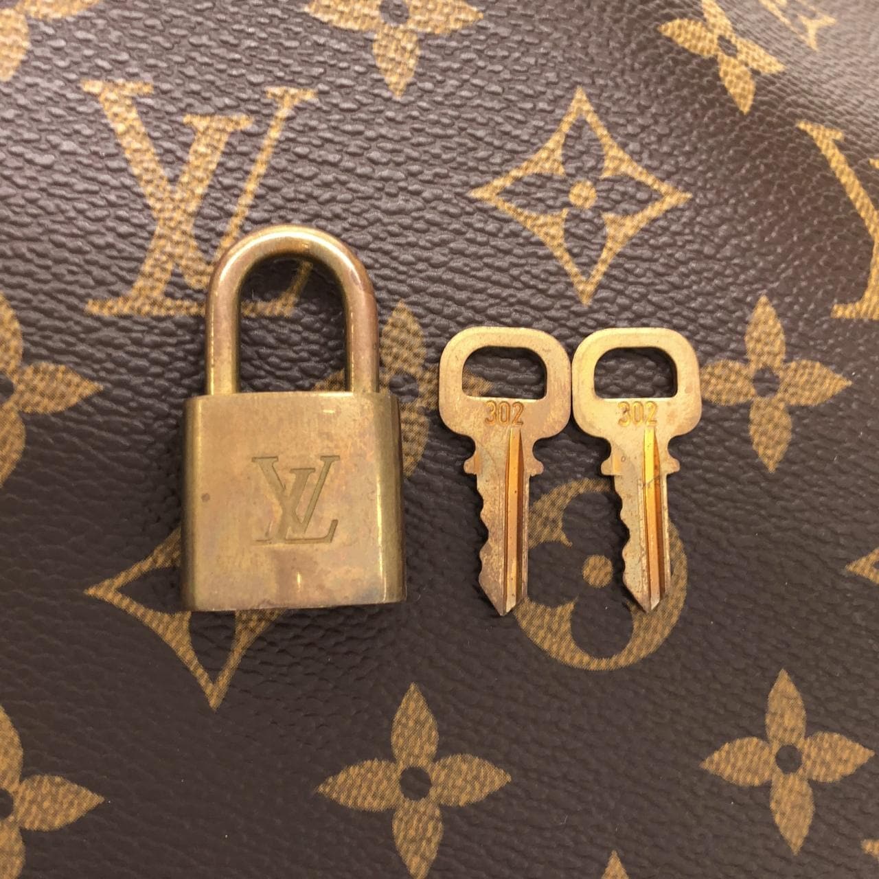 ルイヴィトン モノグラム エクスカーション M41450 バッグ