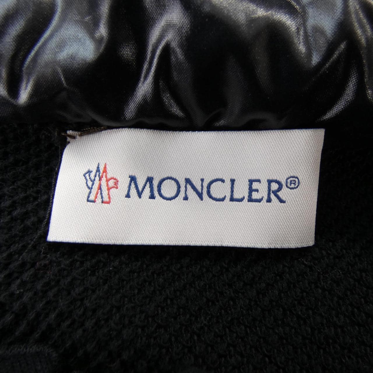 モンクレール MONCLER 20938G00028 ダウンジャケット