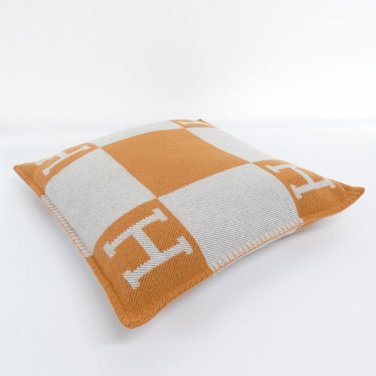 HERMES Avalon PM 102667M Cushion