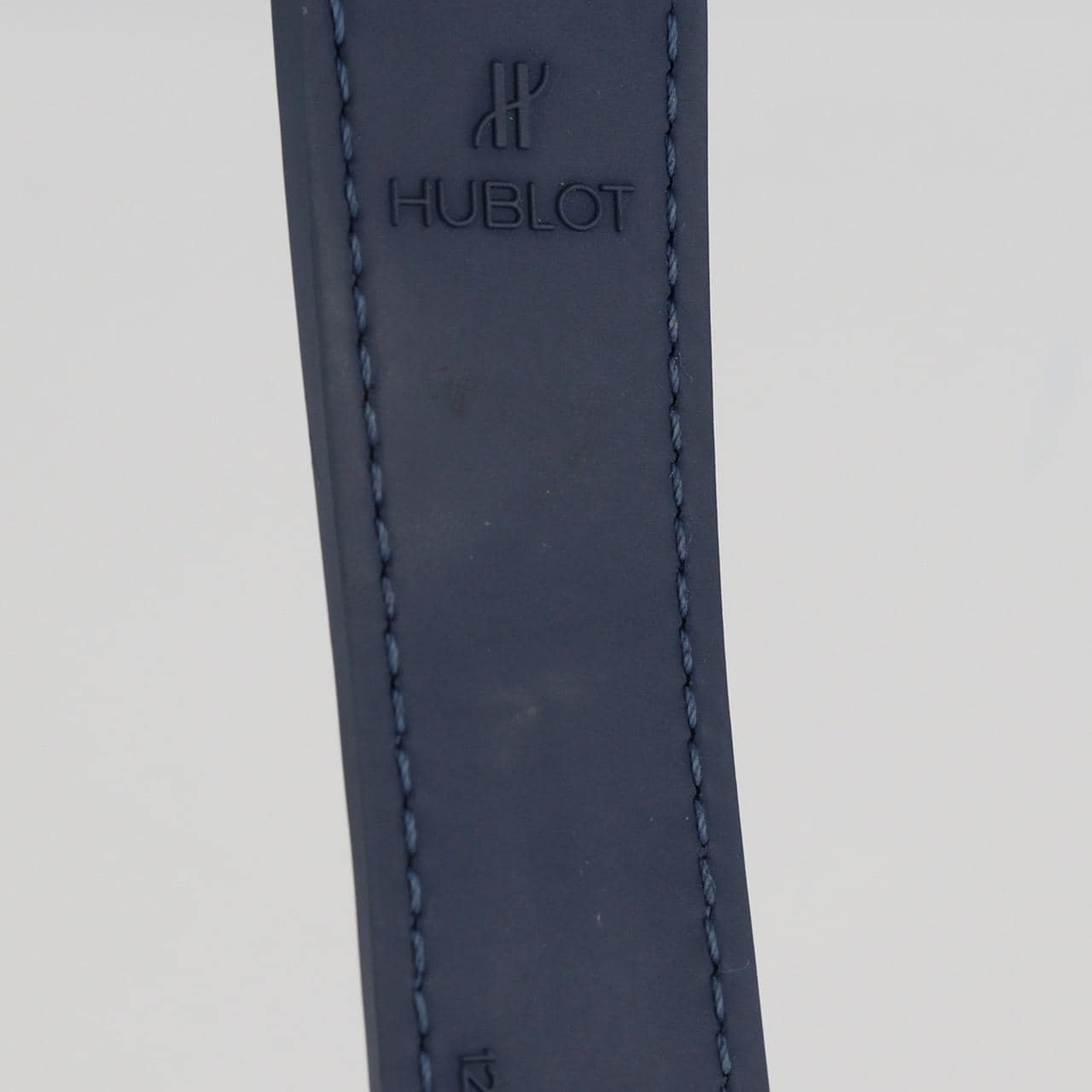 ウブロ クラシックフュージョンチタニウムブルー 511.NX.7170.LR TI 自動巻