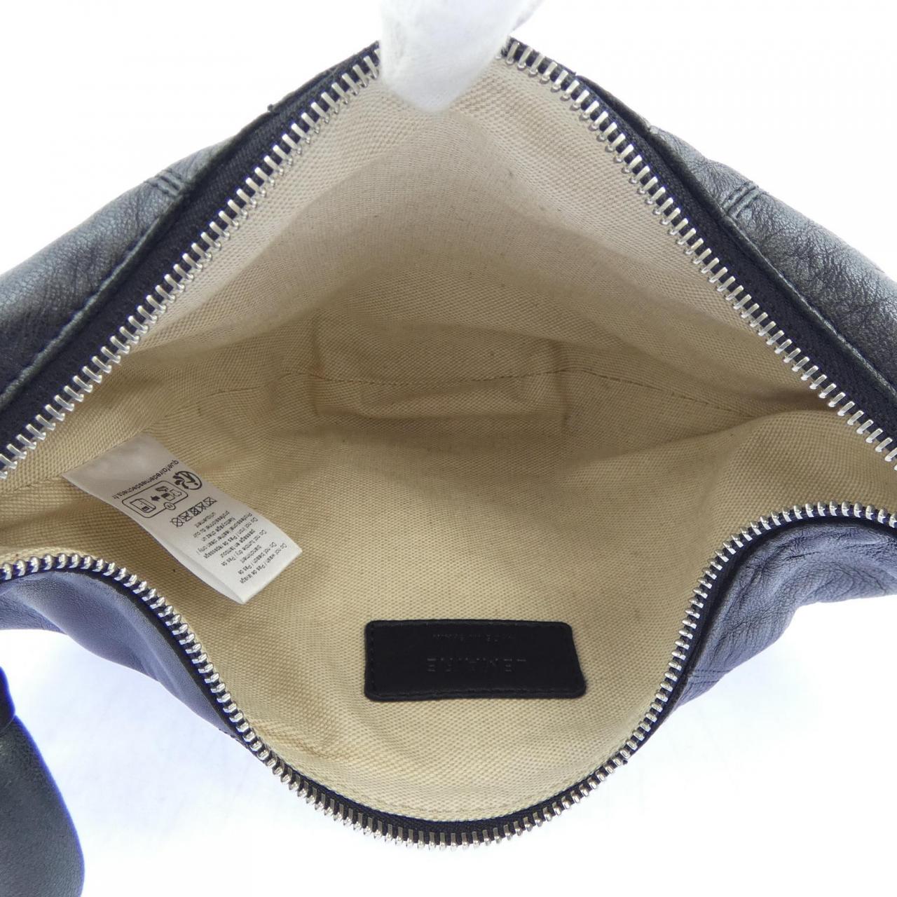 ルメール LEMAIRE SMALL CROISSANT BAG BAG