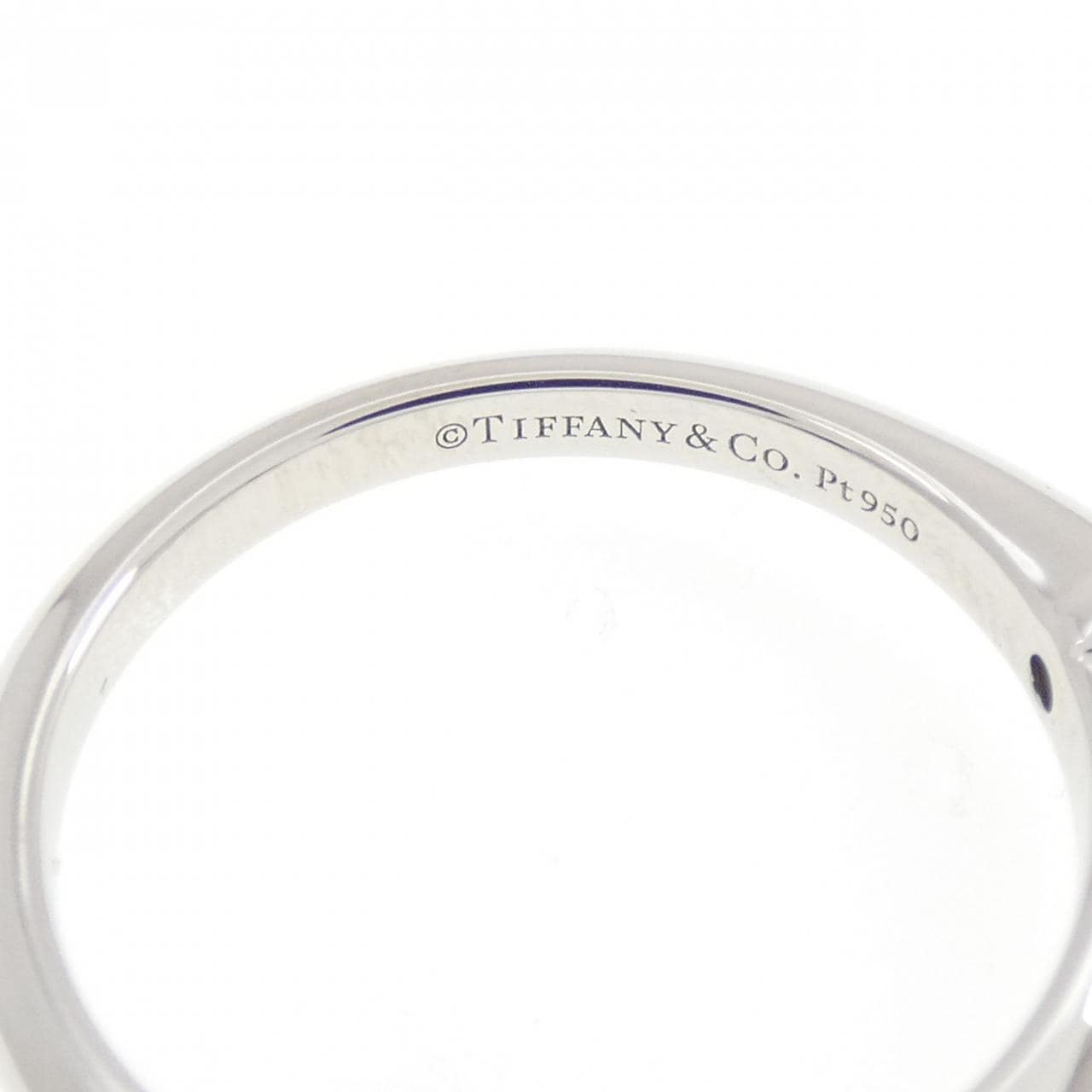 ティファニー クラシックソリティア リング 0.22CT E VS2 3EXT