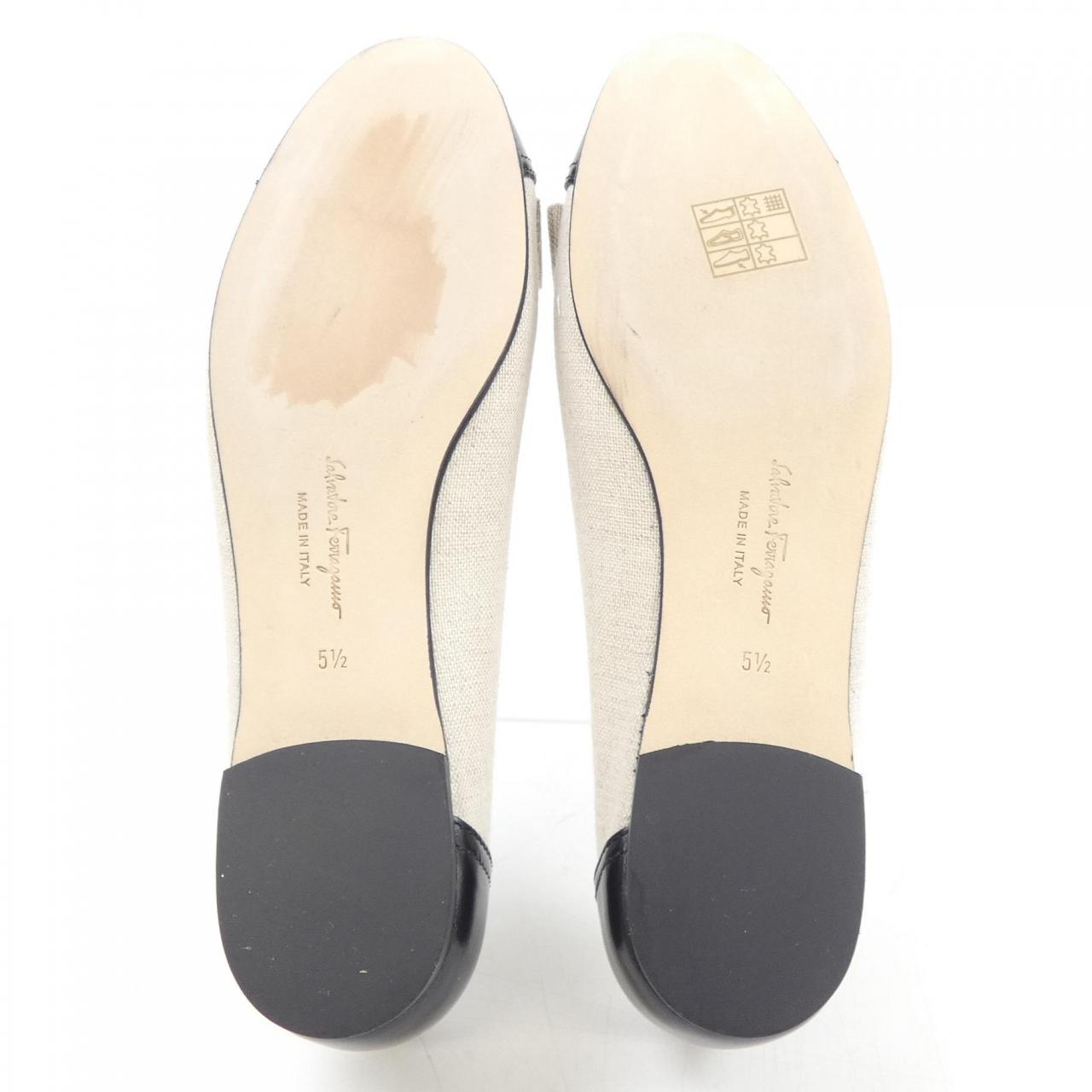 フェラガモのフラットシューズ （☆関税込☆Ferragamo