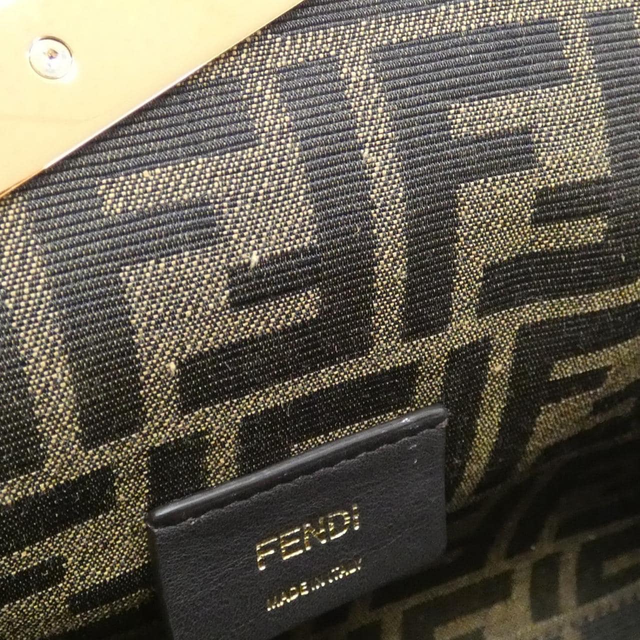 フェンディ フェンディ ファースト スモール 8BP129 AHN2 バッグ