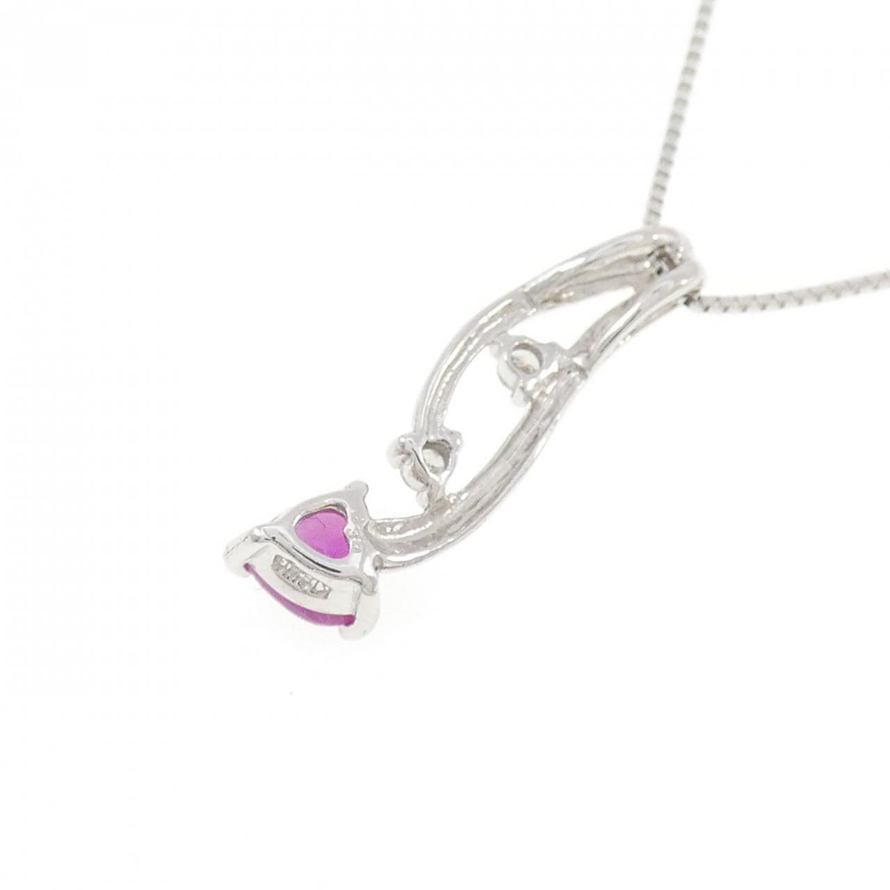 K18WG ハート ルビー ネックレス 0.35CT