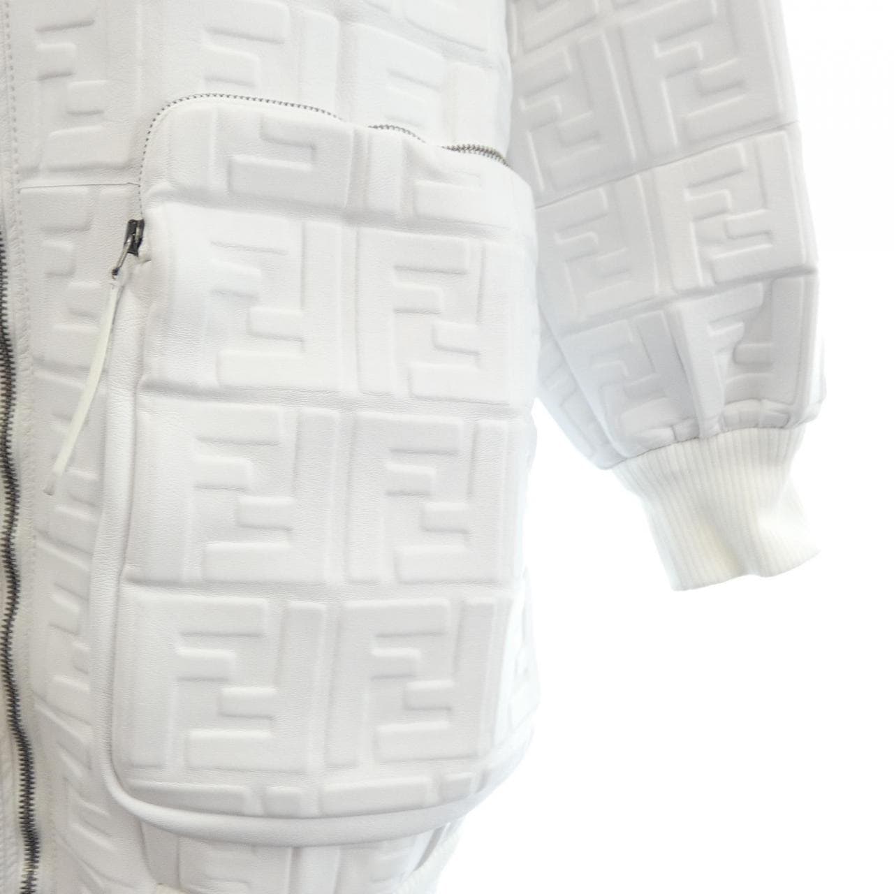 フェンディ FENDI FPJ745 A6XY レザージャケット