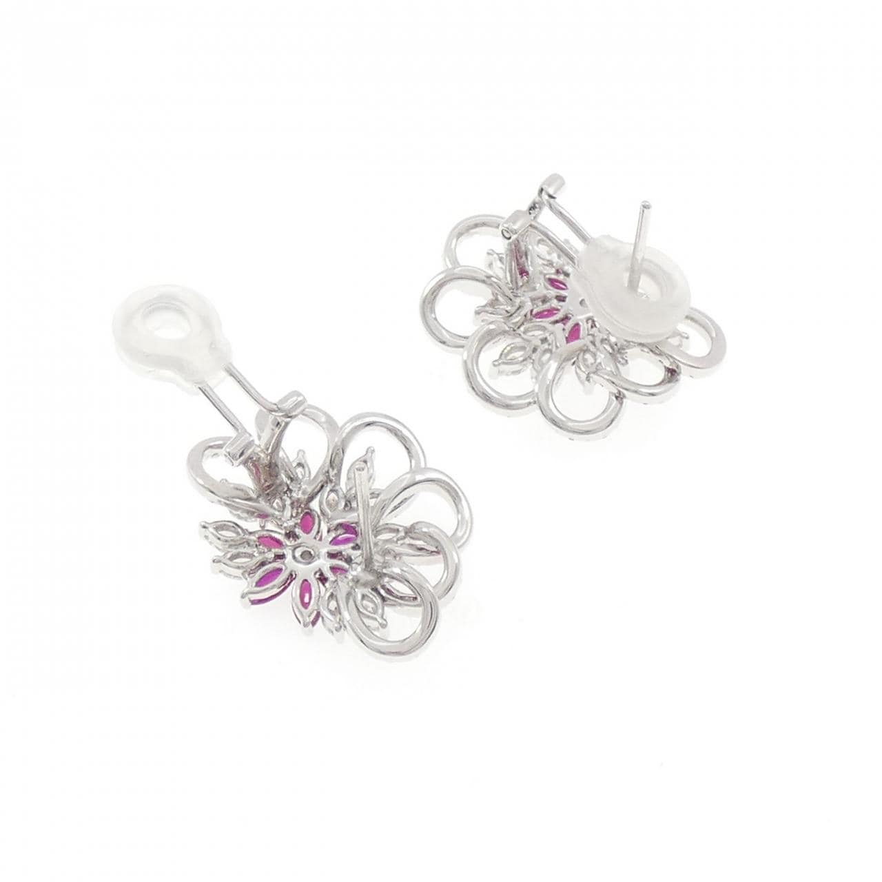 750WG フラワー ルビー ピアス 1.419CT