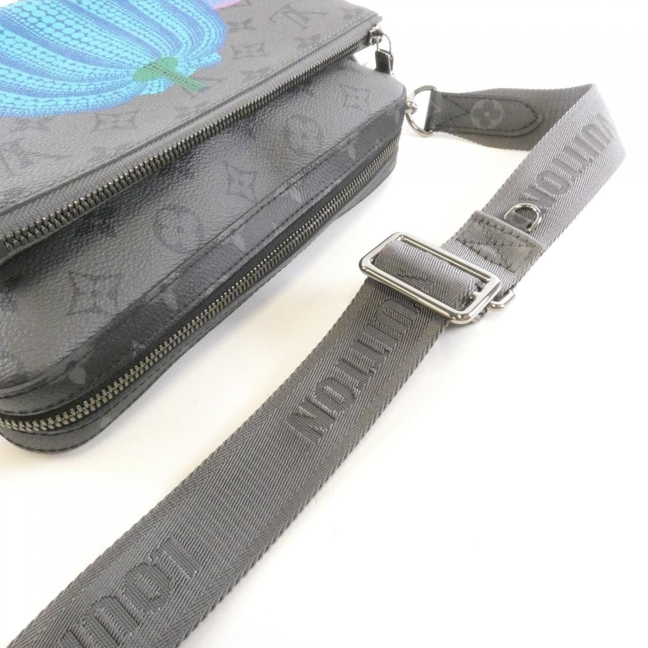 ルイヴィトン モノグラム エクリプス リバース(LV X YK) トリオ メッセンジャー M46435 ショルダーバッグ