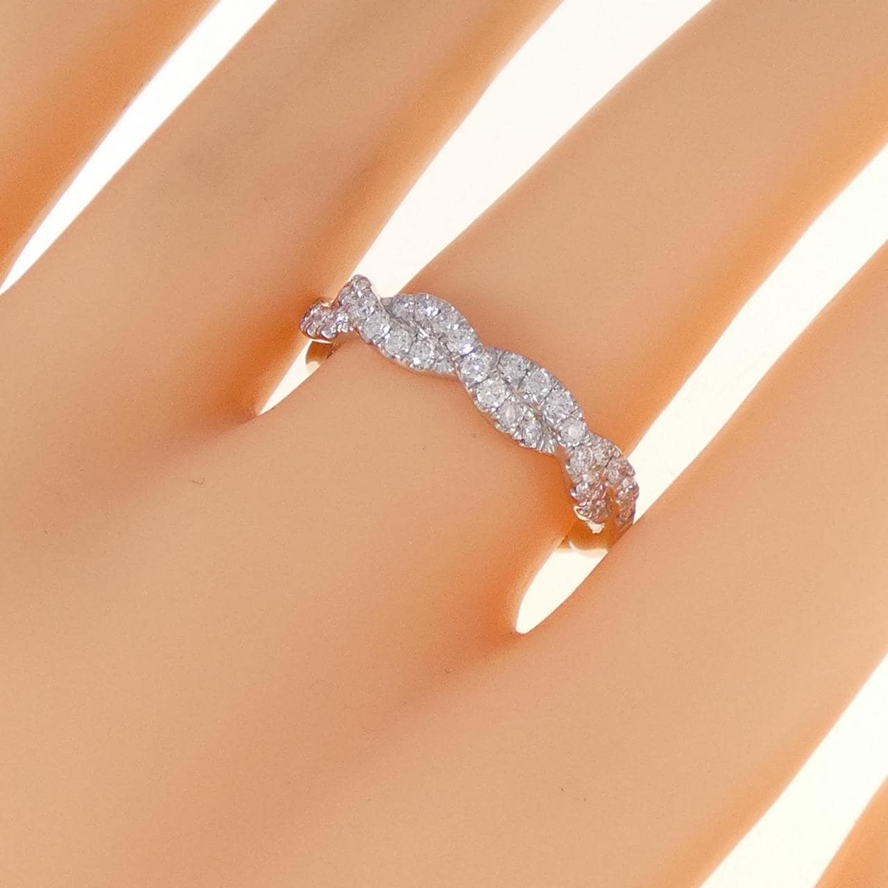 750WG ダイヤモンド リング 0.56CT