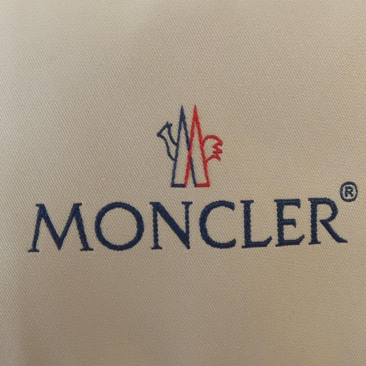 モンクレール MONCLER ダウンジャケット