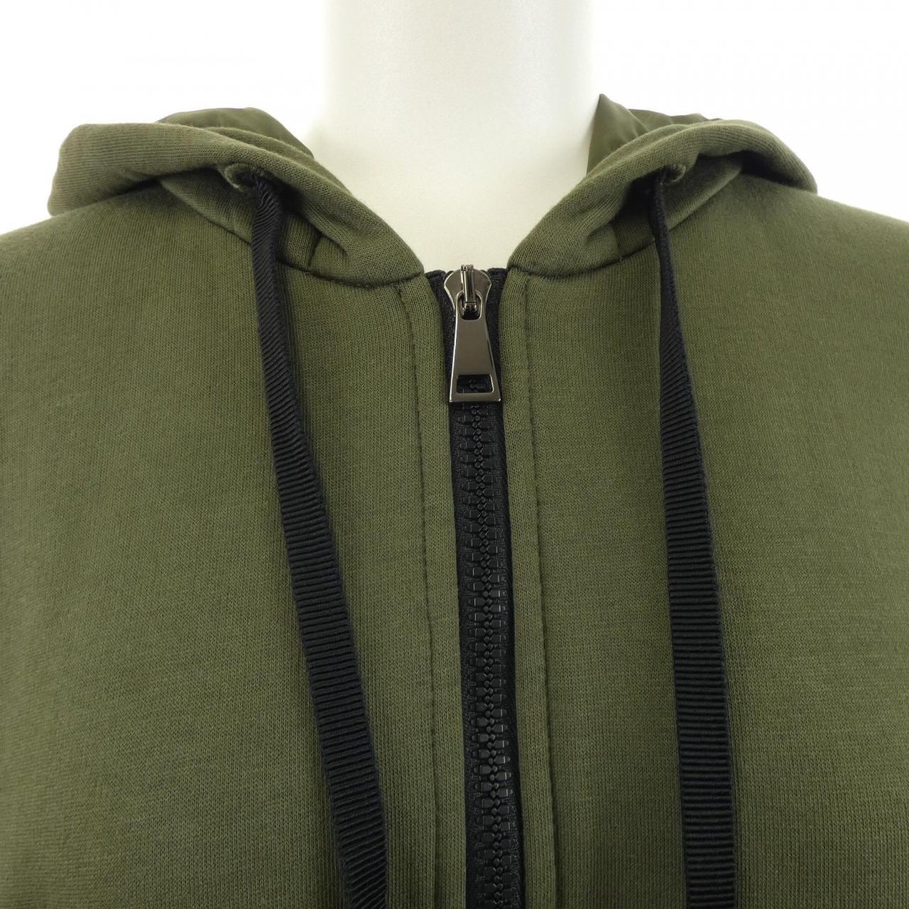 モンクレール MONCLER E20938462450 V8036 パーカー