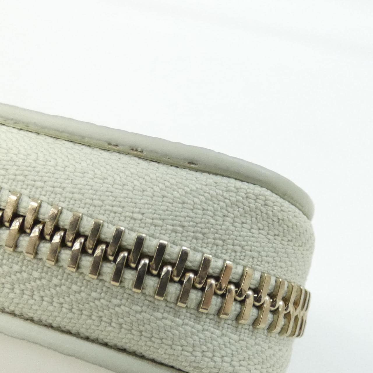 ルイヴィトン マヒナ ジッピー ウォレット M28066 財布