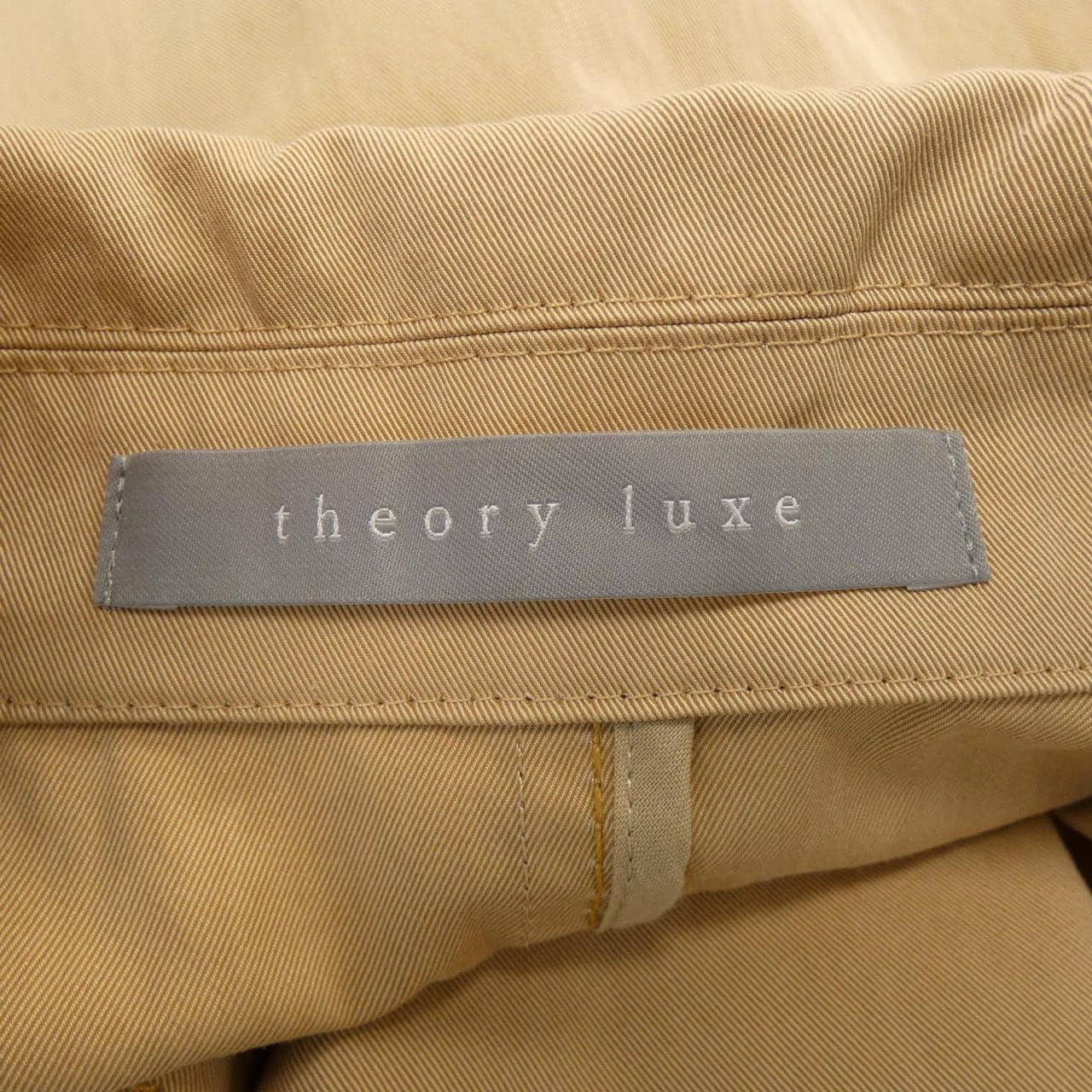 塞奥莉露Theory luxe大衣