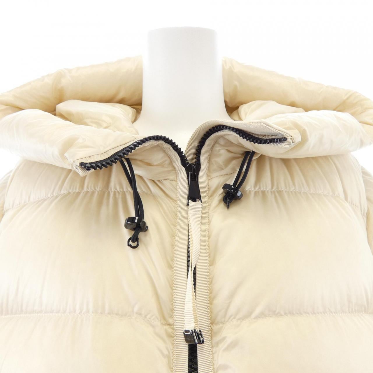 モンクレール MONCLER SUYENNE ダウンジャケット