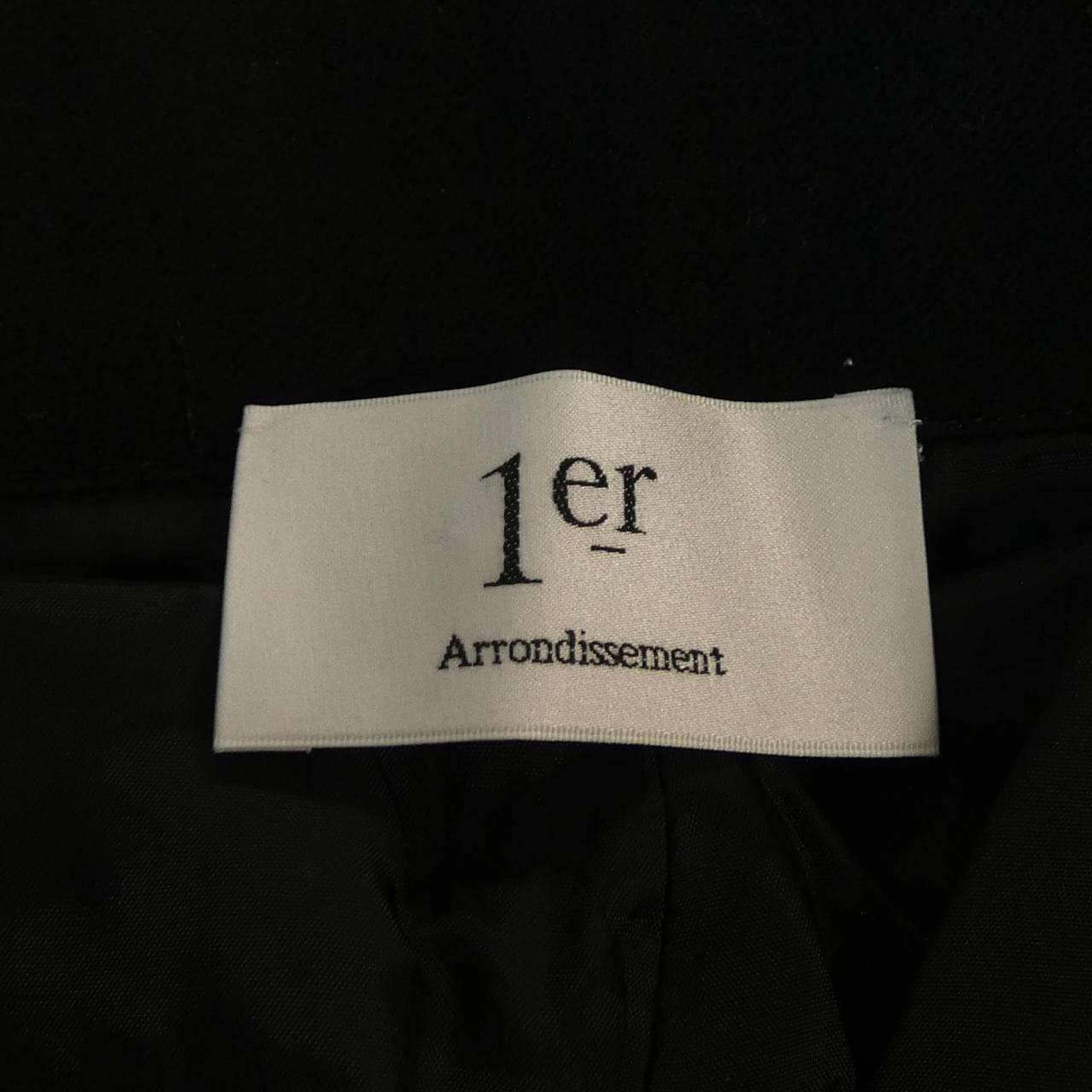 プルミエアロンディスモン 1er Arrondissement パンツ
