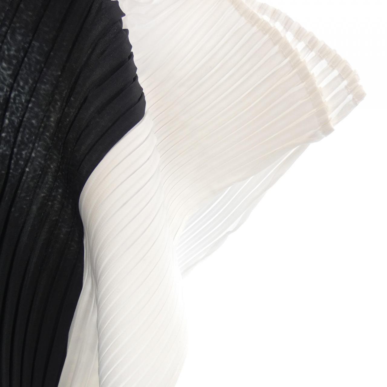 イッセイミヤケ ISSEY MIYAKE IM51FH662 ワンピース