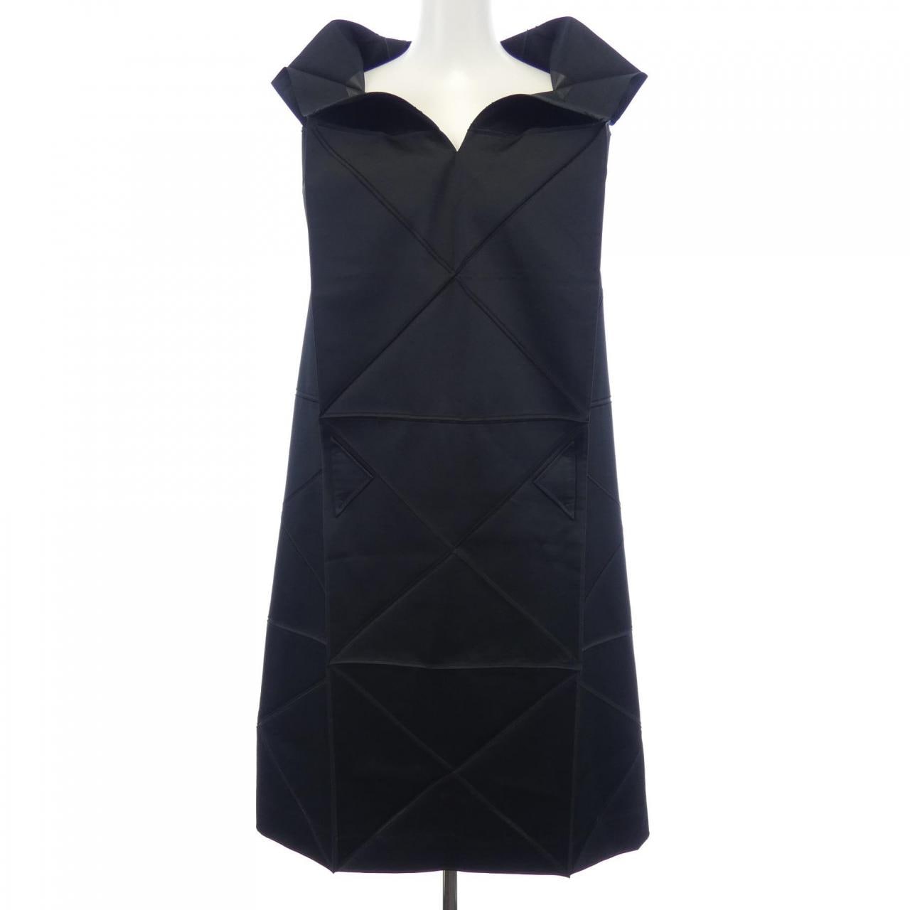 132 5.イッセイミヤケ 132 5.ISSEY MIYAKE IL41FH803 ワンピース