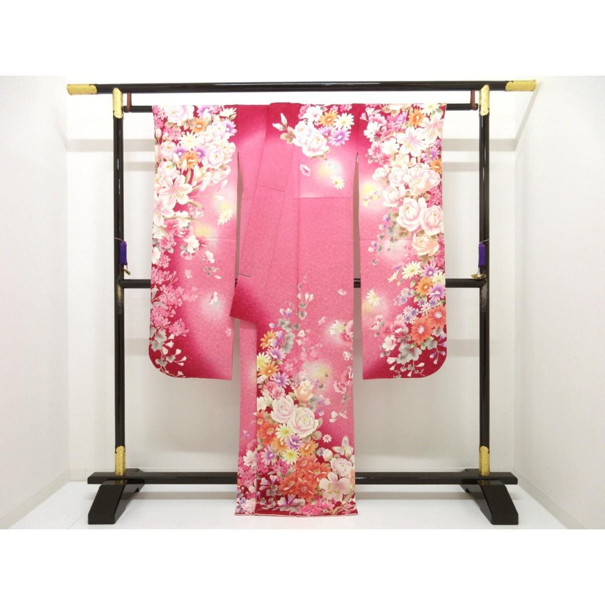 振袖　友禅金彩加工　刺繍入りボカシ染