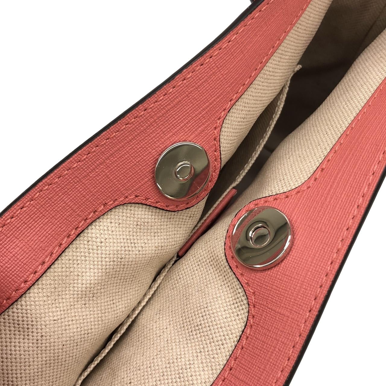 グッチ 410812 K2P1N バッグ