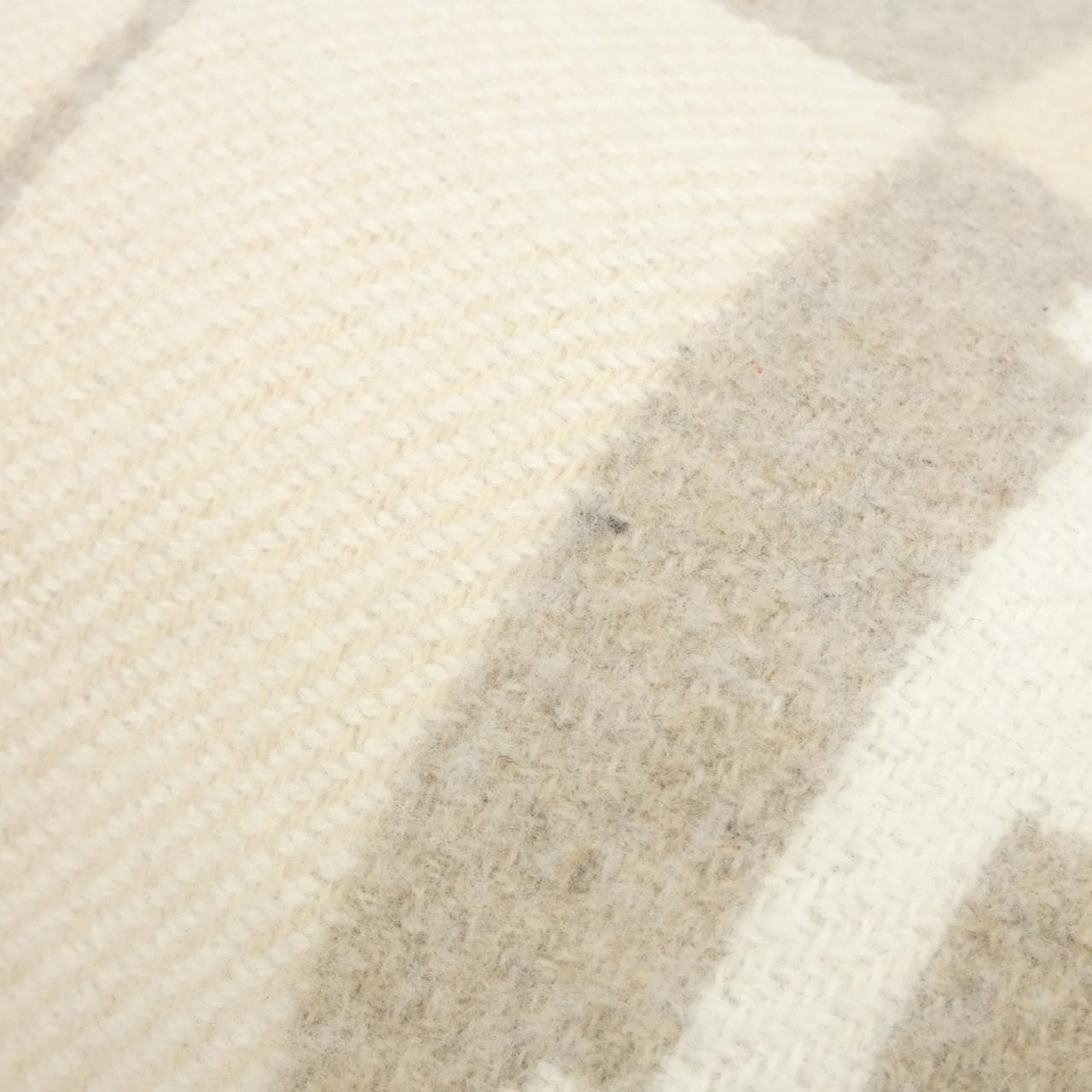 エルメス アヴァロン3 52×52 102666M クッション