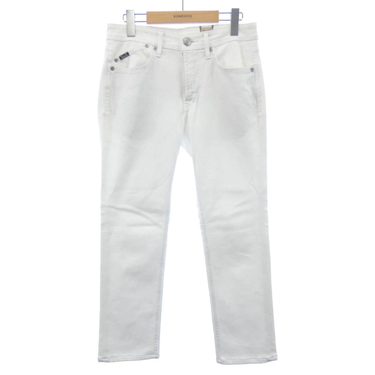 ヤヌーク YANUK ジーンズ