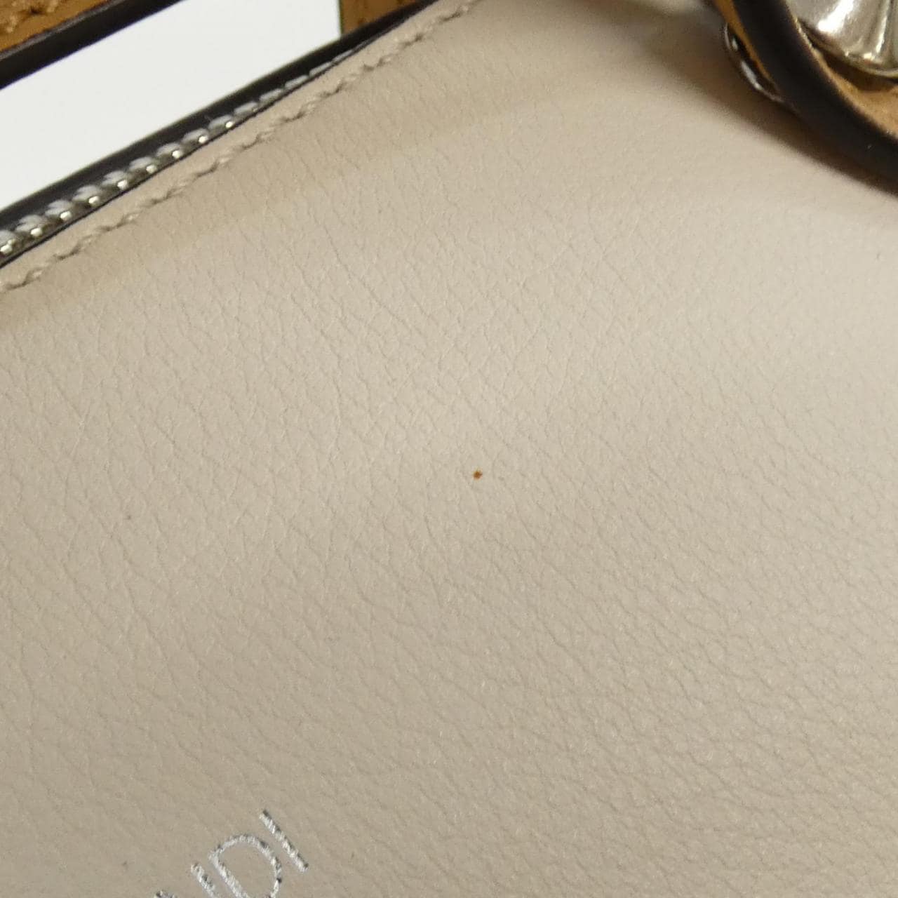フェンディ バイ ザ ウェイ ミディアム 8BL146 5QJ バッグ