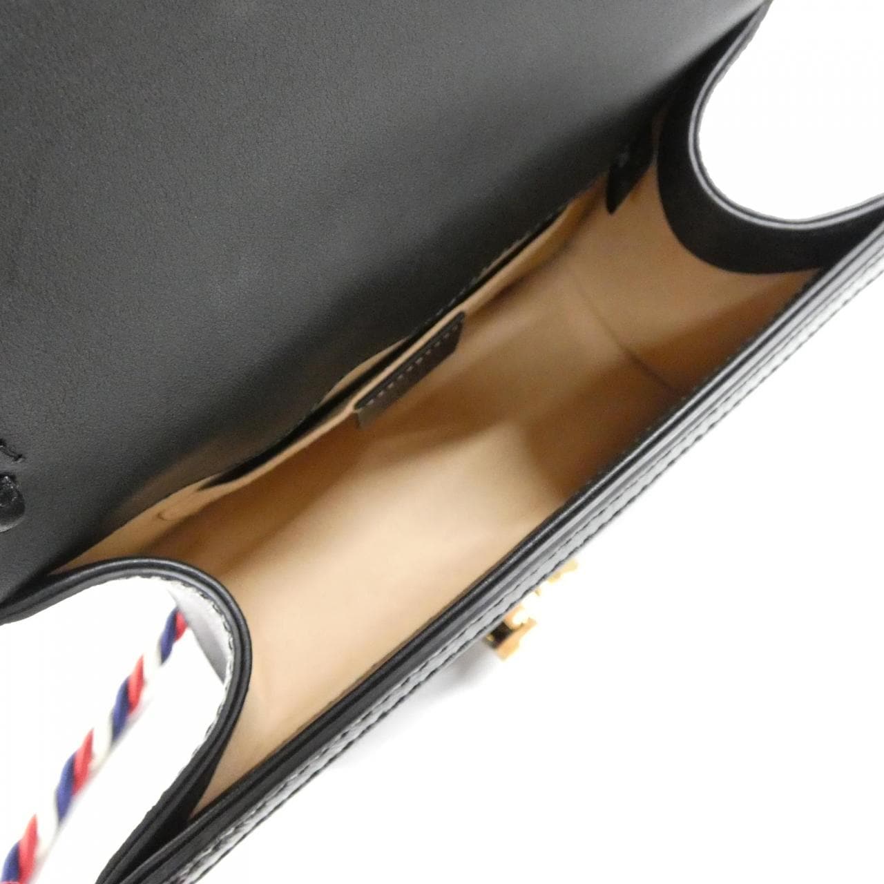 グッチ SYLVIE 470270 9JTFG バッグ