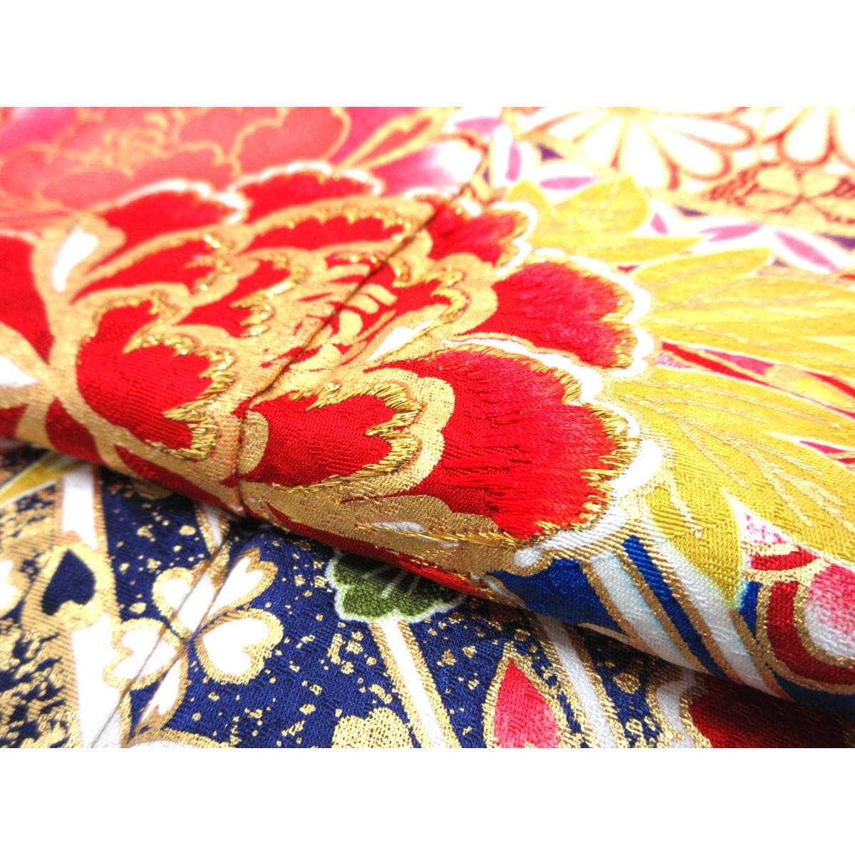 振袖　友禅金彩加工　刺繍入りボカシ染
