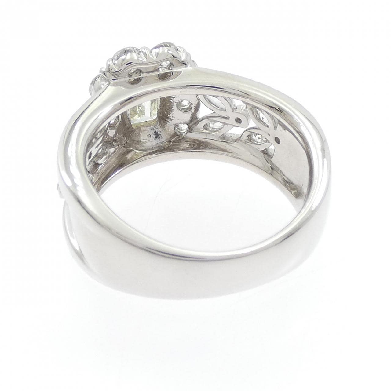 PT900 ダイヤモンド リング 0.808CT M VS2 エメラルドカット
