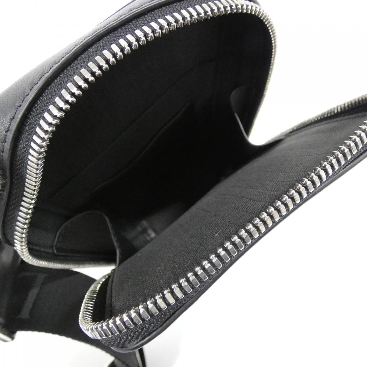 ロエベ バーティカル クロスボディ ポケット C565S59X03 ショルダーバッグ